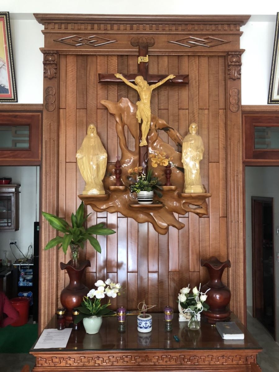 Bàn thờ công giáo 01