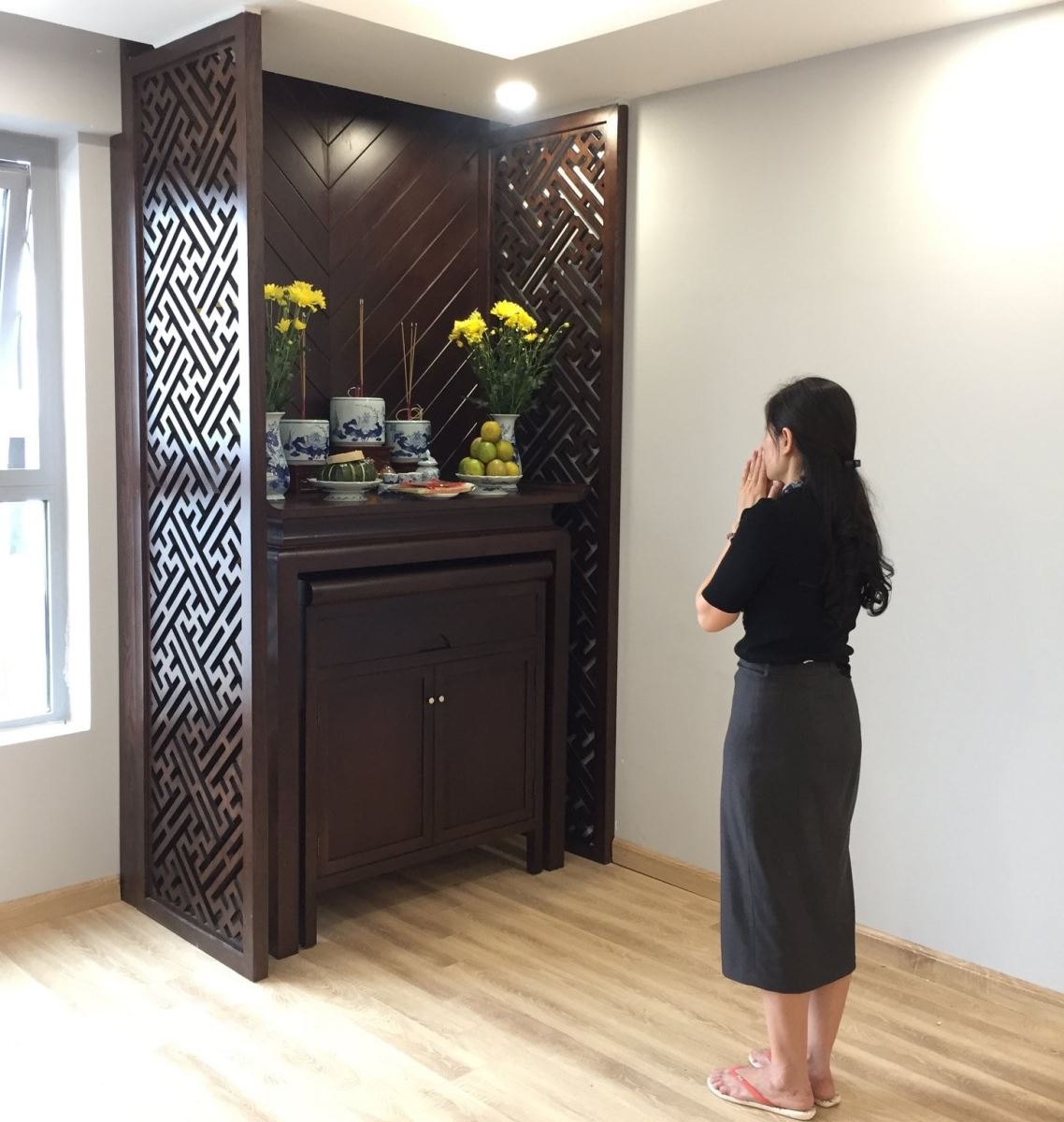 Bàn thờ tổ tiên 02